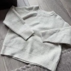 UNIQLO クリーム色 セーター 130