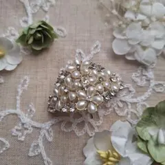 パールとクリスタルのヘアクリップ