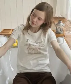 Birthday Room ロマンティックグラフィックT