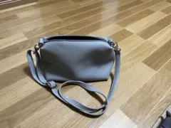グレー ショルダーバッグ