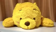 ディズニーリゾート公式　寝そべり　プーさん　だきぬいぐるみ　プー　ぬいぐるみ