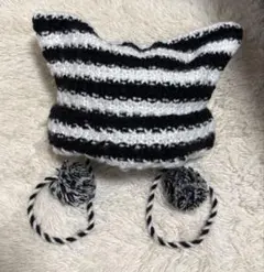 猫耳ニット帽子 黒と白のストライプ