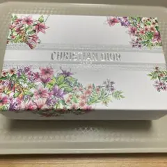 CHRISTIAN DIOR ギフトボックス 花柄