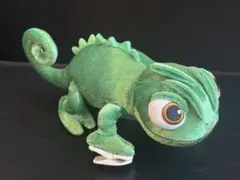 ディズニー　パスカル　肩のせぬいぐるみ　ラプンツェル