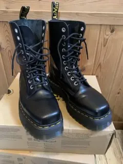 ドクターマーチン　1490 QUAD SQUARED 10ホールブーツ