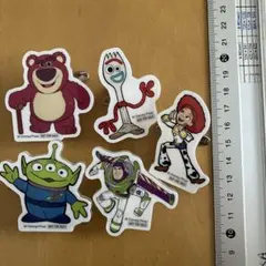 非売品　トイ・ストーリー他　バッジ 5個セット　ディズニー・ピクサー