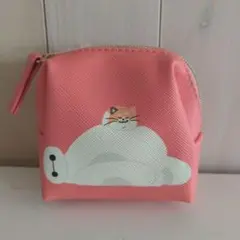 新品タグ付き ベイマックスのお腹の上に猫ちゃんミニポーチ
