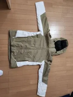 スキーウェア女性