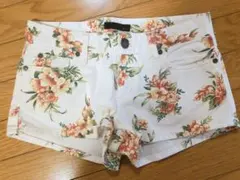 花柄 ショートパンツ　ピンキーアンドダイアン　ショーパン　P&Dのサムネイル