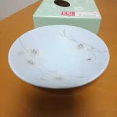 新品 たち吉 花柄 陶器製 ボウル 直径約13cm