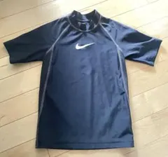 NIKE ラッシュガード　130 半袖　黒　ブラック
