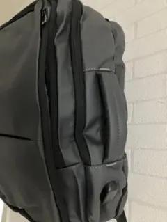 【新品】グレー ビジネスバッグ USBポート付き