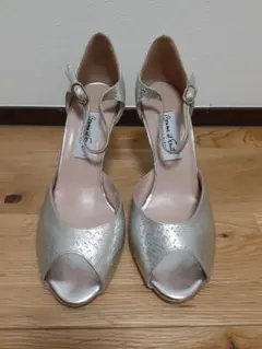 タンゴシューズ☆コムイルフォー コムイルフォー（comme il faut）とネオタンゴ （Neo Tango)靴