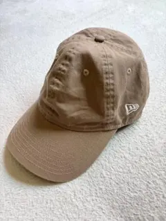 New Era 9THIRTY ベージュキャップ