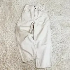 【神デニム】Uniqlo U ワイドフィットカーブジーンズ 24 ホワイト