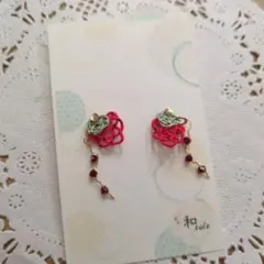 ハンドメイド いちごモチーフ ピアス