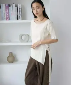 美品★JEANASISアシメスリットリブTシャツのサムネイル