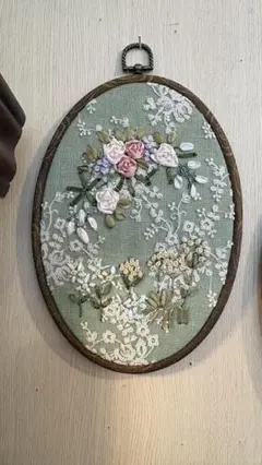 ★ウォールデコ 花リボン刺繍 壁面装飾★壁飾り　ウォールデコレーション オーバル
