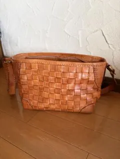 ZUCCHERO 皮　茶色　編み込みショルダーバッグ
