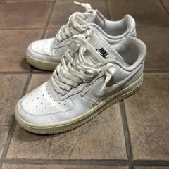 Nike Air Force 1 ホワイト ゴールドロゴ