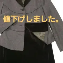 ベルベット襟、スカートのおしゃれスーツです。のサムネイル