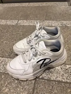 プーマ　スニーカー