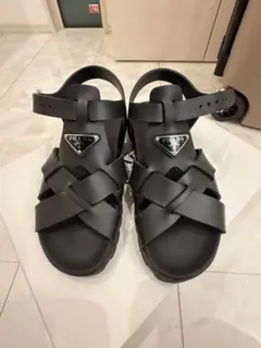 PRADA ブラック サンダル クロスストラップのサムネイル