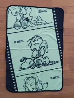 PEANUTS フリースブランケット 88x58cm スヌーピー