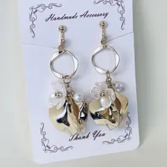 ハンドメイドイヤリング　メタルフラワー　フープ