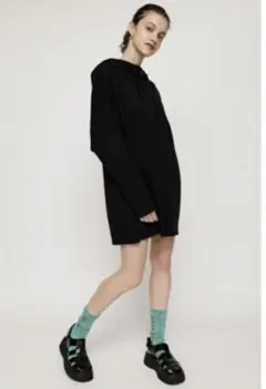 (美品)SLY LOOSELY HOODED ワンピース(ブラック)のサムネイル
