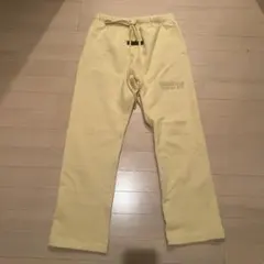 エッセンシャルズ スウェットショーツ タン ベージュ XXS