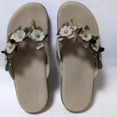 Island Slipper サンダル 花モチーフのサムネイル
