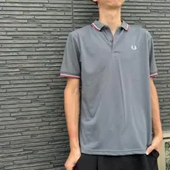 フレッドペリー【刺繍ロゴ×襟ライン】ポロシャツ｜今季注目／チャコールグレー