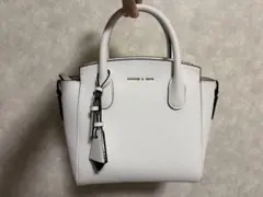 CHARLES & KEITH ホワイト ハンドバッグ