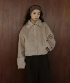 hellam シャギーショートジップブルゾン ベージュ