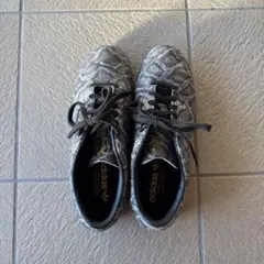 コラボスニーカー スニーカー