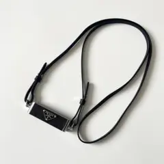 プラダ　トライアングルロゴ　メタル　レザー　スマートフォンケース　黒　ブラックのサムネイル