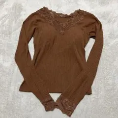 ☘️Chico☘️ ブラウン リブ編み カップ付き長袖Tシャツ レース付き　未使用