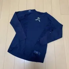 デサント　裏起毛　アンダーシャツ 紺色　☆ 140㎝