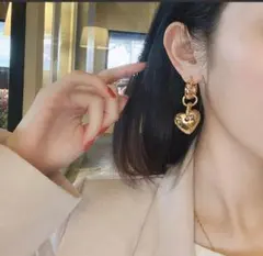 シルバー　BIG メタリック　ぷっくり　ハート　ピアス　かわいい　大ぶり　ビッグ