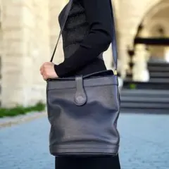 Item thumbnail for item f0276e64-d05c-4dcb-bafc-a4a55bd6f318