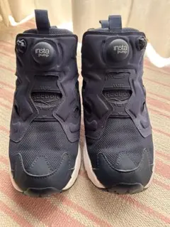 お値下げ！Reebok インスタポンプ フューリー ネイビー