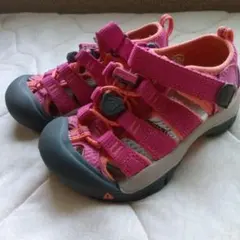 KEEN ピンク サンダル ベルクロ15cm