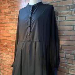 kutir クティール スタンドカラープリーツワンピースのサムネイル