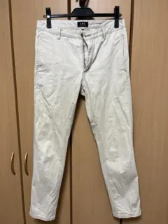 A.P.C. チノパン ベージュ 春夏向けのサムネイル