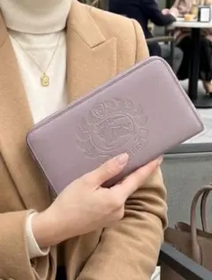 【美品】バーバリー 長財布 エンボスロゴ レザー ノバチェック グレージュ