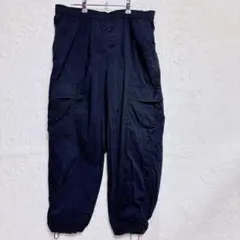 ユニクロ　黒いカーゴパンツ ドローコード付き　XL 大きい　レディース