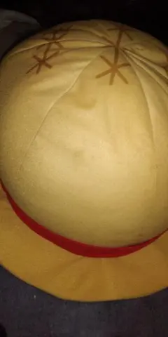 星模様のベージュ帽子