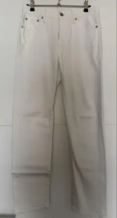 ユニクロ　セルビッジストレートジーンズ　ホワイト