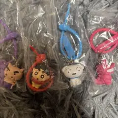 クレヨンしんちゃん　カラフルマルチチャーム　4種セット